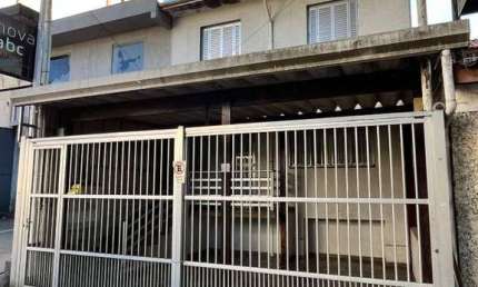 Sobrado no Jardim Santo André com 3 dormitórios – Santo André | SO0078