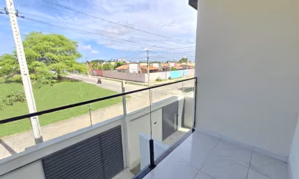 Duplex  com 2 suítes, recém construído, em Nova Esperança