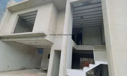 Sobrados novos com 3 quartos sendo uma suíte com closet e sacada - Bairro Italia