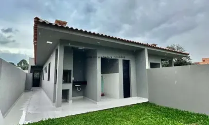 Casa nova com amplo terreno - 3 quartos sendo uma suíte