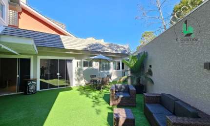 Casa no condomínio Green Life no Uberaba, com 360,00m² construídos;