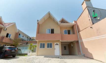 Excelente sobrado triplex em condomínio no São Bráz;