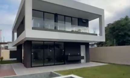 VENDE-SE CASA -   COM 4 SUÍTES - R$ 1.590.000 PORTAL DO SOL