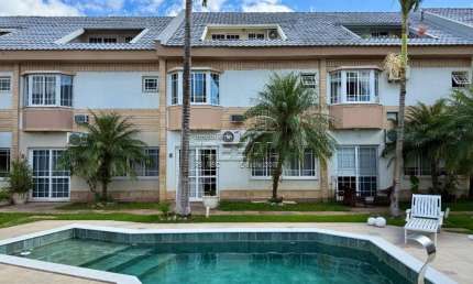 Casa em condomínio fechado com 2 quartos à venda no Centro, Canoas  por R$ 790.000
