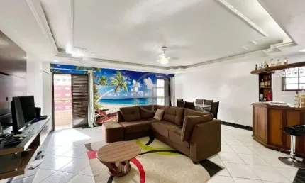 Apartamento com 04 Dormitórios sendo 03 Suítes a 350 metros da Praia