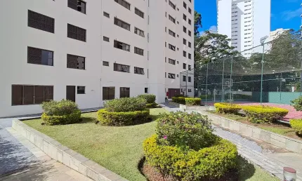 Apto é mega mas o preço é mini. No Morumbi, 167m² por 550mil.