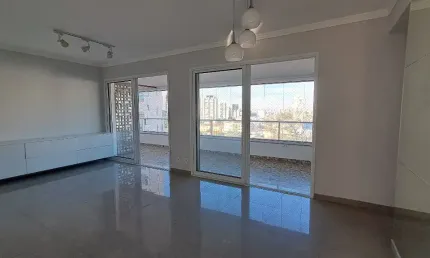 Apto Novíssimo, alto padrão com 3 dorms, 5 banhs, 2 vagas, em predio bem localizado no bairro.