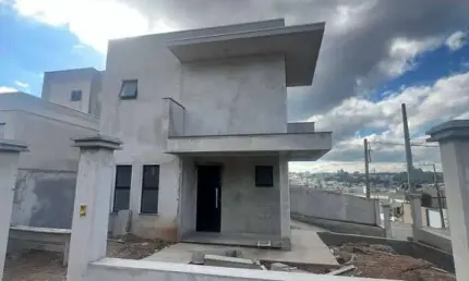 Lindo Sobrado de esquina com 3 quartos no Paloma em Colombo