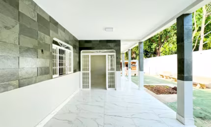 Vila Exclusiva - Casa com area de 720 m2 por R$ 765 mil reais!