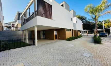 Casa em condomínio fechado com 3 quartos à venda na Estrada Haroldo Soares Glavan, --, Cacupé, Florianópolis por R$ 2.650.000