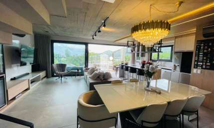 Casa em condomínio fechado com 3 quartos à venda na Rua Laurindo Januário da Silveira, --, Canto da Lagoa, Florianópolis por R$ 4.950.000