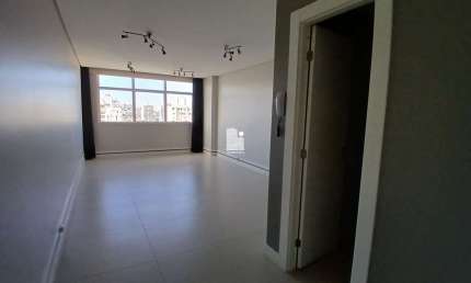 Sala comercial para alugar na Rua General Liberato Bittencourt, --, Canto, Florianópolis por R$ 2.774