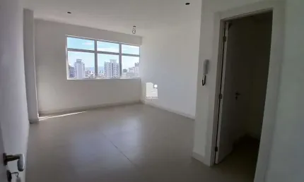 Sala comercial para alugar na Rua General Liberato Bittencourt, --, Canto, Florianópolis por R$ 2.135