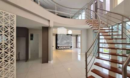 Cobertura com 4 quartos para alugar na Avenida Trompowsky, --, Centro, Florianópolis por R$ 15.000