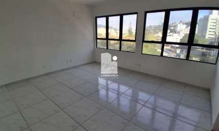 Sala comercial para alugar na Rua Lauro Linhares, --, Trindade, Florianópolis por R$ 1.235