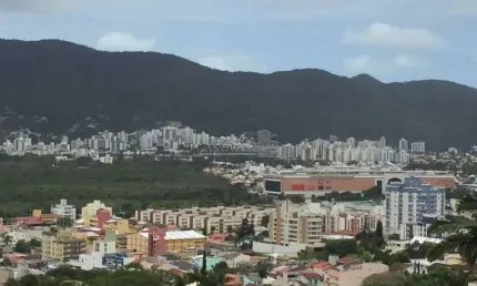 Terreno em condomínio fechado à venda na Rua Professor Belarmino Corrêa, --, Trindade, Florianópolis por R$ 1.100.000