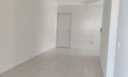 ALUGO APARTAMENTO C/ 2 DORMITÓRIOS E AR CONDICIONADO