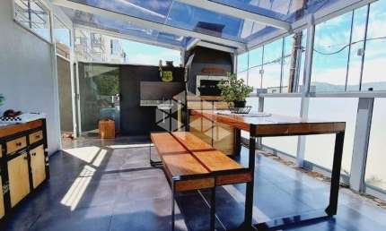 CASA COM 3 QUARTOS, SENDO 3 SUÍTES, PISCINA NO CÓRREGO GRANDE!