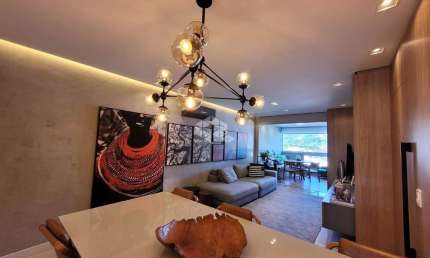 APARTAMENTO COM 3 QUARTOS; SACADA COM CHURRASQUEIRA A CARVÃO NO PARQUE SÃO JORGE EM FLORIANÓPOLIS!