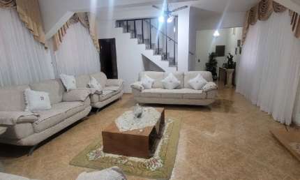 Casa ampla com elevador para Clinicas e Comércio Ref.2726