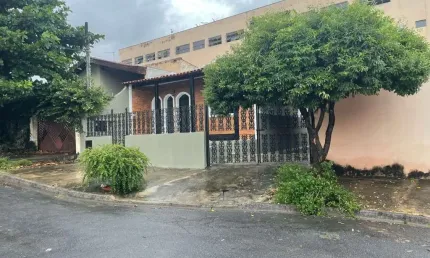 Casa com 3 quartos à venda na Carlos Smith, 517, Jardim Maria Antônia Prado, Sorocaba por R$ 550.000