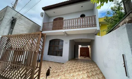 Casa com 3 quartos à venda na Cecília Lopes Salvestro, 162, Jardim Botucatu, Sorocaba por R$ 365.000