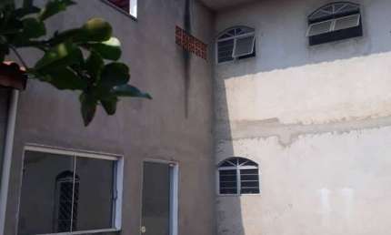 Casa com 3 quartos à venda na Rua Laurindo Mattezi, 127, Vila Helena, Sorocaba por R$ 370.000