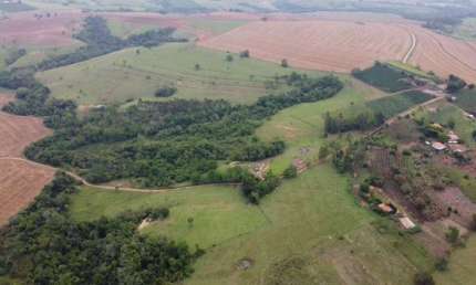 Chácara / sítio com 3 quartos à venda na Estrada Vicinal, 1010, Centro, Carlópolis por R$ 320.000