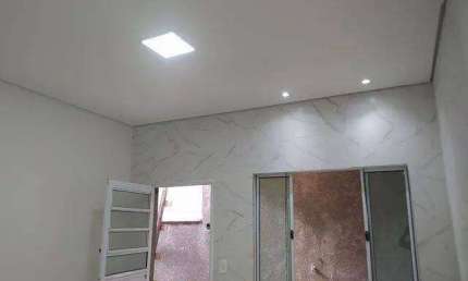 Casa com 2 quartos à venda na Rua João Ruiz Martins, 141, Jardim Santa Lúcia, Sorocaba por R$ 295.000