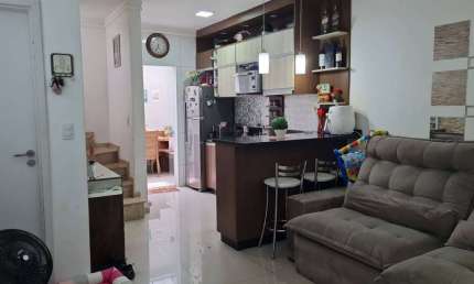 Casa em condomínio fechado com 2 quartos à venda na Rua José Fontoura Costa, Caguassu, Sorocaba por R$ 290.000