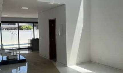 Casa em condomínio fechado com 3 quartos à venda na Rua Professora Maria Vieira Negrão Peixoto, 1, Residencial Bosques dos Ipês, Tatuí por R$ 950.000
