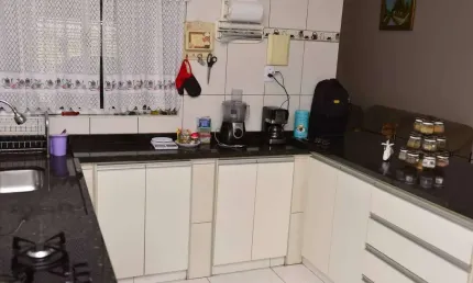 Casa em condomínio fechado com 3 quartos à venda na ramon lopes torrecilia, 440, jardim residencial villa amato, sorocaba por r$ 320.000