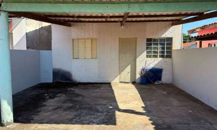Casa com 2 quartos para alugar na 15 de Novembro, 1056, Centro, Itaporanga por R$ 700