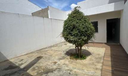 Casa à venda 2/4 na parte de cima do bairro primavera