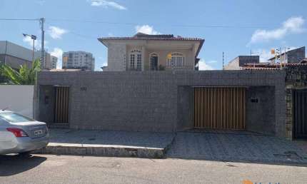 Casa Grande e Confortável à venda na Atalaia. Frente Leste. 420m². 6/4 02 Suítes.
