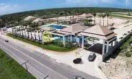 Lote no condomínio fechado thai residence. 900m². p´pe na areia.