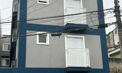 Apartamento pequeno 1 dormitório grande, e elevador.