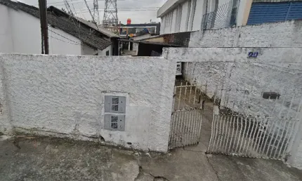Casa verde - vende terreno  450m2  com  casas antigas