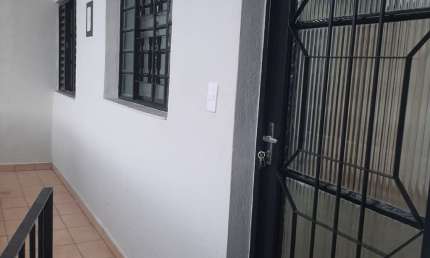 Casa com 1 Quarto para alugar, 35m² - Vila Nv Cachoeirinha
