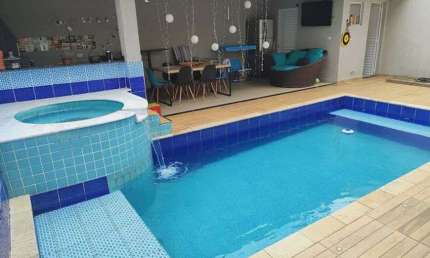 Condominio Fogaça, em Jacareí / Casa com 3 dorms com piscina