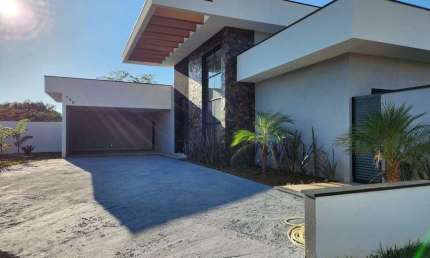 Condominio Terras do Vale em Caçapava, casa nova com 4 dorms / Aceita permuta