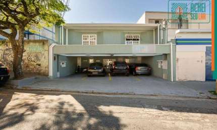 Excelente sobrado com 250m² construídos para locação em uma ótima localização para seu negócio.