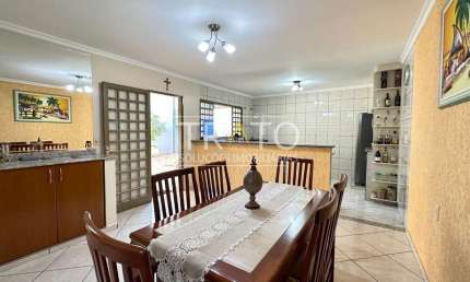 Casa com 3 quartos à venda na Rua Itirapina, 296, Jardim Leonor, Campinas, 250 m2 por R$ 650.000