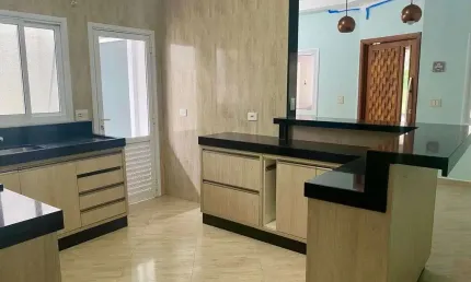 Casa com 2 Dormitórios, sendo 1 suíte, no Jardim Panorama em Salto/SP