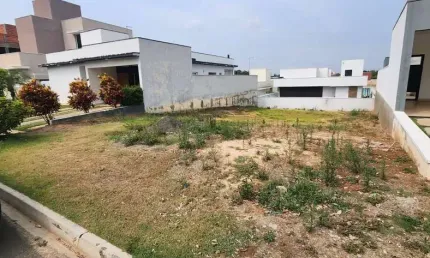 Lindo lote / terreno no Residencial Central Parque com 300 m²