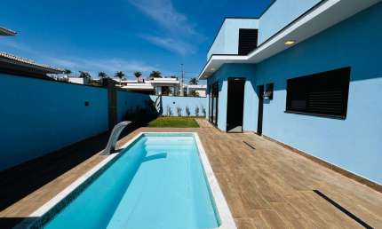 Casa de condomínio 3 Suítes com piscina no Condomínio Portal dos Bandeirantes