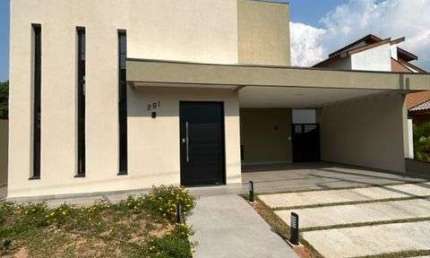 Casa de condomínio 3 Suítes com piscina no Residencial Lagos D'Icaraí