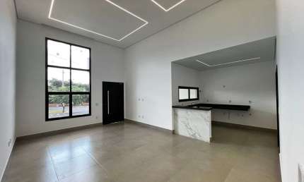 OPORTUNIDADE! Casa com 3 Dorms (1 suíte) no Cond. Village Moutonnée em Salto/SP