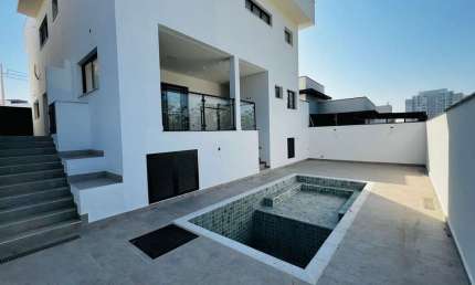 Casa de condomínio 3 Suítes com piscina no Condomínio Central Parque