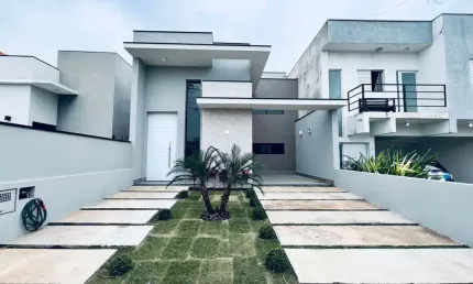 Casa à venda no Condomínio Jardim Guarujá em Salto/SP com 3 dormitórios